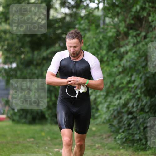 15.06.2025 - 7 Türme Triathlon Michael Strokosch http://msf.ph/oto/7930220 15.06.2025 12:23:15 Schwimmen 353, 376, 388, 422, 436, 474, 546, 558, 606, 681 meine-sportfotos.de