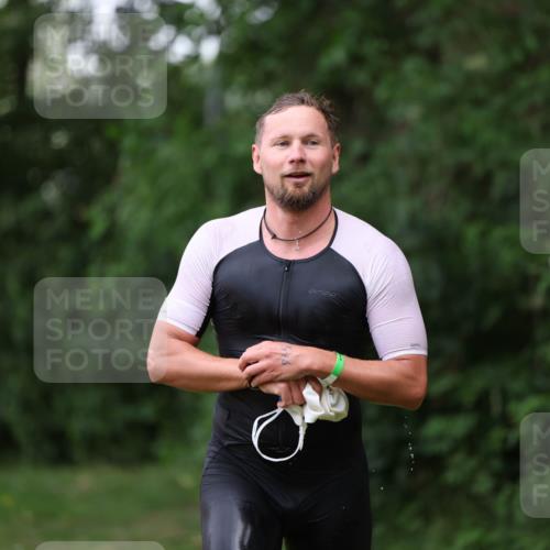 15.06.2025 - 7 Türme Triathlon Michael Strokosch http://msf.ph/oto/7930226 15.06.2025 12:23:16 Schwimmen 353, 376, 388, 422, 436, 457, 474, 546, 558, 606, 681 meine-sportfotos.de