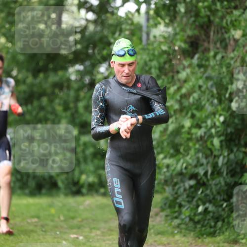 15.06.2025 - 7 Türme Triathlon Michael Strokosch http://msf.ph/oto/7930257 15.06.2025 12:23:32 Schwimmen 388, 422, 457, 467, 474, 541, 558, 582, 606, 639 meine-sportfotos.de