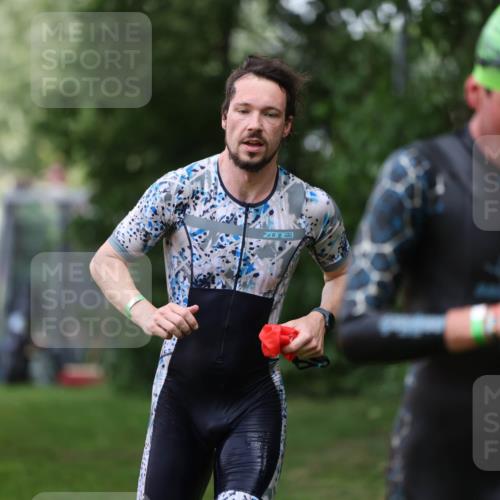 15.06.2025 - 7 Türme Triathlon Michael Strokosch http://msf.ph/oto/7930266 15.06.2025 12:23:34 Schwimmen 388, 422, 457, 467, 474, 541, 558, 582, 606, 639 meine-sportfotos.de