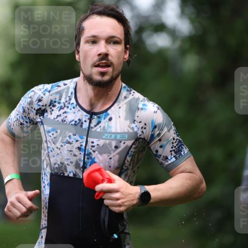 15.06.2025 - 7 Türme Triathlon Michael Strokosch http://msf.ph/oto/7930270 15.06.2025 12:23:35 Schwimmen 388, 422, 457, 467, 474, 541, 558, 582, 606, 639 meine-sportfotos.de