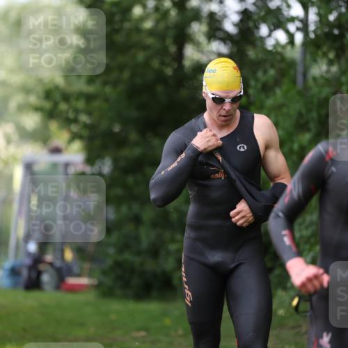 15.06.2025 - 7 Türme Triathlon Michael Strokosch http://msf.ph/oto/7930285 15.06.2025 12:23:40 Schwimmen 388, 457, 467, 541, 558, 580, 582, 639 meine-sportfotos.de