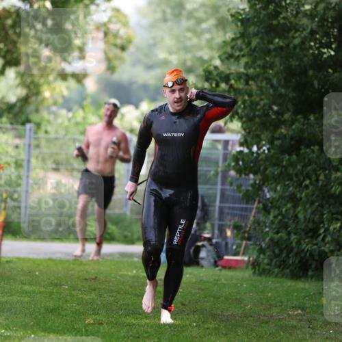 15.06.2025 - 7 Türme Triathlon Michael Strokosch http://msf.ph/oto/7930287 15.06.2025 12:23:43 Schwimmen 388, 457, 467, 541, 580, 582, 639 meine-sportfotos.de