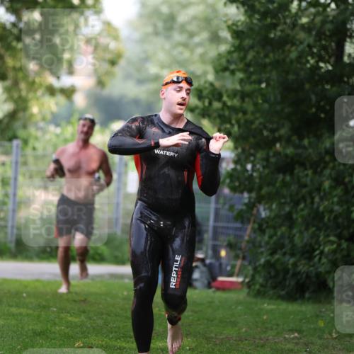 15.06.2025 - 7 Türme Triathlon Michael Strokosch http://msf.ph/oto/7930291 15.06.2025 12:23:44 Schwimmen 457, 467, 541, 580, 582, 639 meine-sportfotos.de