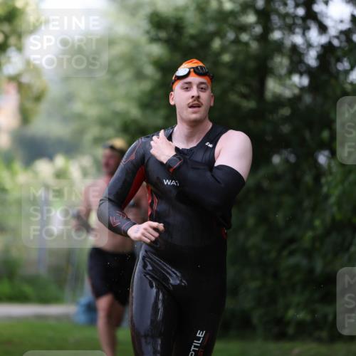 15.06.2025 - 7 Türme Triathlon Michael Strokosch http://msf.ph/oto/7930300 15.06.2025 12:23:46 Schwimmen 457, 467, 541, 580, 582, 639 meine-sportfotos.de