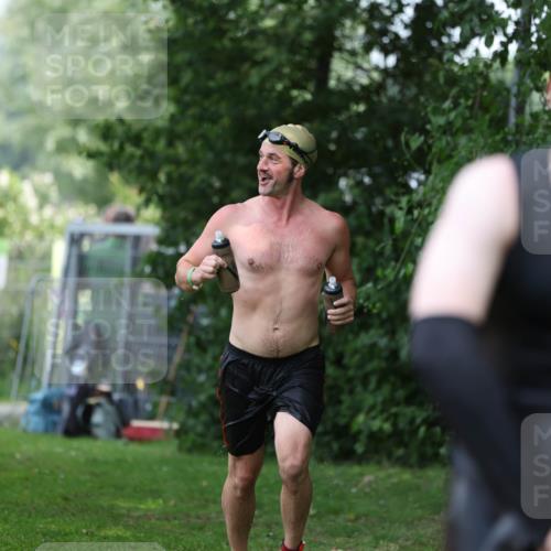15.06.2025 - 7 Türme Triathlon Michael Strokosch http://msf.ph/oto/7930303 15.06.2025 12:23:47 Schwimmen 467, 541, 580, 582, 639 meine-sportfotos.de