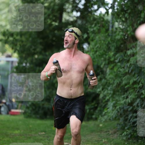 15.06.2025 - 7 Türme Triathlon Michael Strokosch http://msf.ph/oto/7930306 15.06.2025 12:23:48 Schwimmen 467, 580, 582, 639 meine-sportfotos.de