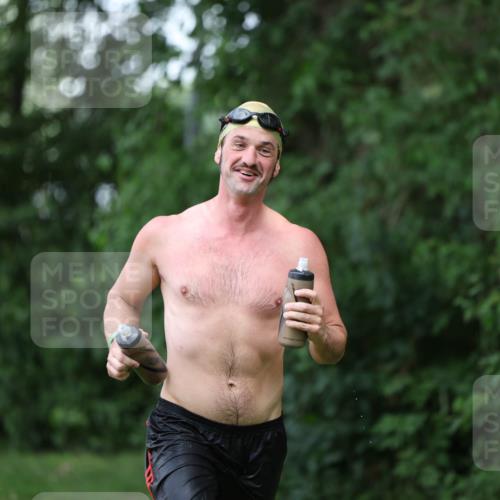 15.06.2025 - 7 Türme Triathlon Michael Strokosch http://msf.ph/oto/7930312 15.06.2025 12:23:49 Schwimmen 467, 580, 582, 639 meine-sportfotos.de