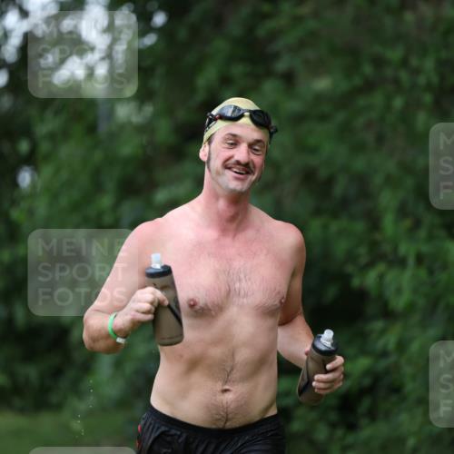 15.06.2025 - 7 Türme Triathlon Michael Strokosch http://msf.ph/oto/7930313 15.06.2025 12:23:49 Schwimmen 467, 580, 582, 639 meine-sportfotos.de