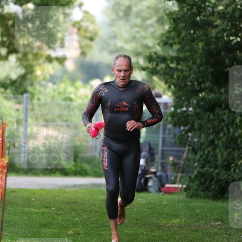 15.06.2025 - 7 Türme Triathlon Michael Strokosch http://msf.ph/oto/7930319 15.06.2025 12:23:53 Schwimmen 467, 527, 580, 582 meine-sportfotos.de