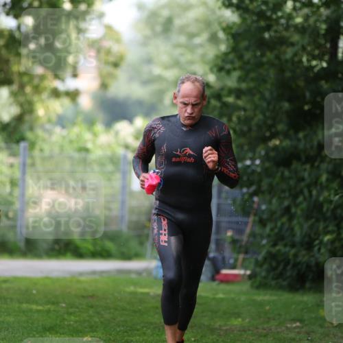 15.06.2025 - 7 Türme Triathlon Michael Strokosch http://msf.ph/oto/7930322 15.06.2025 12:23:54 Schwimmen 467, 527, 580, 582 meine-sportfotos.de