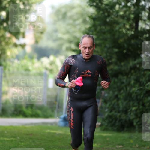 15.06.2025 - 7 Türme Triathlon Michael Strokosch http://msf.ph/oto/7930324 15.06.2025 12:23:54 Schwimmen 467, 527, 580, 582 meine-sportfotos.de