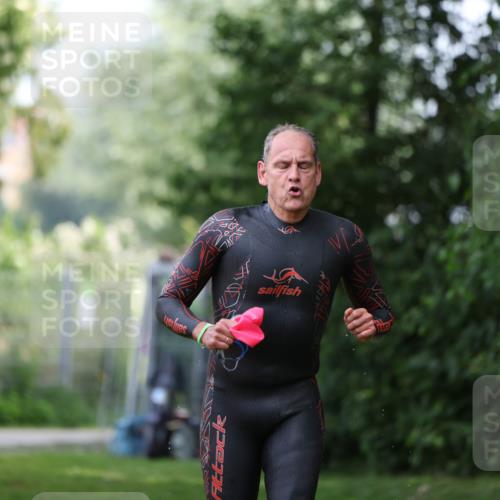 15.06.2025 - 7 Türme Triathlon Michael Strokosch http://msf.ph/oto/7930327 15.06.2025 12:23:55 Schwimmen 467, 527, 580, 582, 643 meine-sportfotos.de