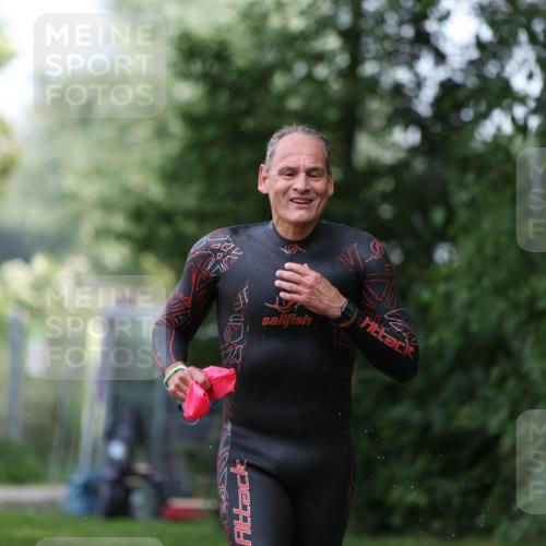 15.06.2025 - 7 Türme Triathlon Michael Strokosch http://msf.ph/oto/7930328 15.06.2025 12:23:55 Schwimmen 467, 527, 580, 582, 643 meine-sportfotos.de