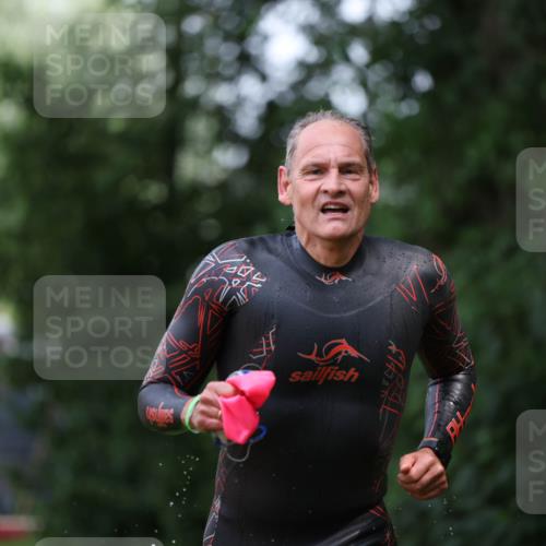 15.06.2025 - 7 Türme Triathlon Michael Strokosch http://msf.ph/oto/7930332 15.06.2025 12:23:56 Schwimmen 467, 527, 580, 582, 643 meine-sportfotos.de