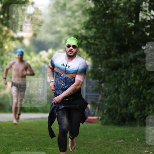 15.06.2025 - 7 Türme Triathlon Michael Strokosch http://msf.ph/oto/7930335 15.06.2025 12:24:12 Schwimmen 355, 449, 527, 643 meine-sportfotos.de