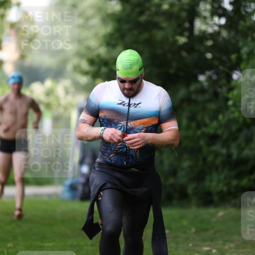 15.06.2025 - 7 Türme Triathlon Michael Strokosch http://msf.ph/oto/7930342 15.06.2025 12:24:13 Schwimmen 355, 449, 527, 643 meine-sportfotos.de