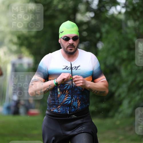 15.06.2025 - 7 Türme Triathlon Michael Strokosch http://msf.ph/oto/7930346 15.06.2025 12:24:14 Schwimmen 355, 449, 527, 643 meine-sportfotos.de