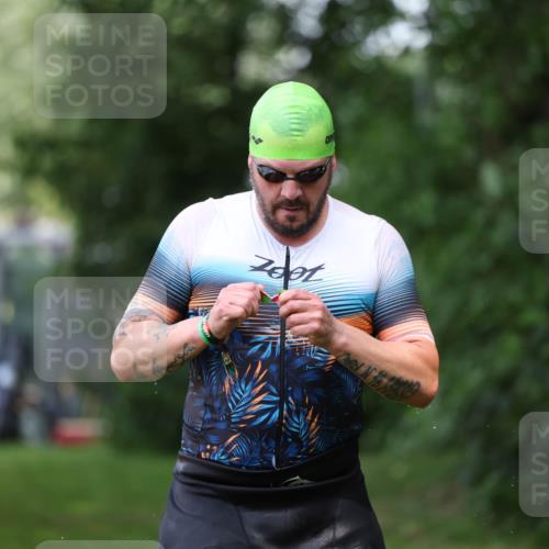 15.06.2025 - 7 Türme Triathlon Michael Strokosch http://msf.ph/oto/7930347 15.06.2025 12:24:14 Schwimmen 355, 449, 527, 643 meine-sportfotos.de