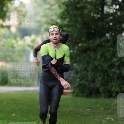 15.06.2025 - 7 Türme Triathlon Michael Strokosch http://msf.ph/oto/7930364 15.06.2025 12:24:23 Schwimmen 355, 361, 449, 527, 643 meine-sportfotos.de
