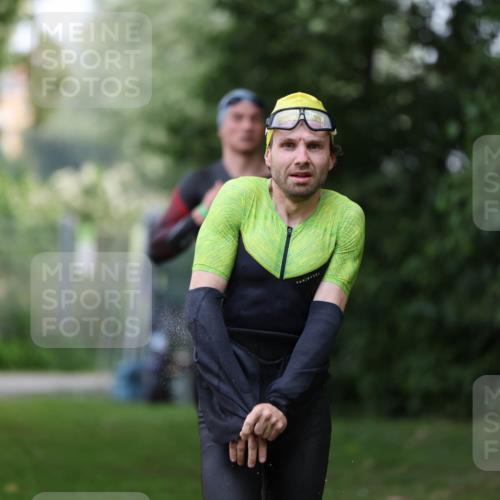15.06.2025 - 7 Türme Triathlon Michael Strokosch http://msf.ph/oto/7930369 15.06.2025 12:24:24 Schwimmen 355, 361, 449, 643 meine-sportfotos.de