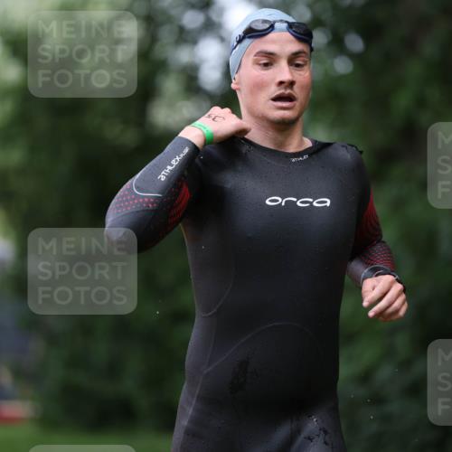 15.06.2025 - 7 Türme Triathlon Michael Strokosch http://msf.ph/oto/7930375 15.06.2025 12:24:26 Schwimmen 355, 361, 432, 449 meine-sportfotos.de