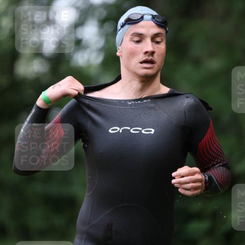 15.06.2025 - 7 Türme Triathlon Michael Strokosch http://msf.ph/oto/7930377 15.06.2025 12:24:27 Schwimmen 355, 361, 432, 449 meine-sportfotos.de