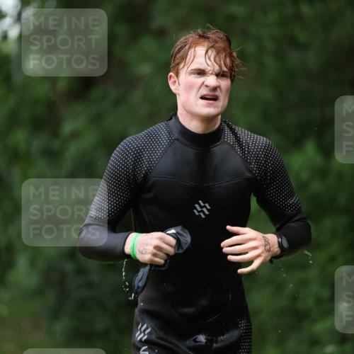 15.06.2025 - 7 Türme Triathlon Michael Strokosch http://msf.ph/oto/7930416 15.06.2025 12:25:22 Schwimmen 379, 441, 587, 663 meine-sportfotos.de