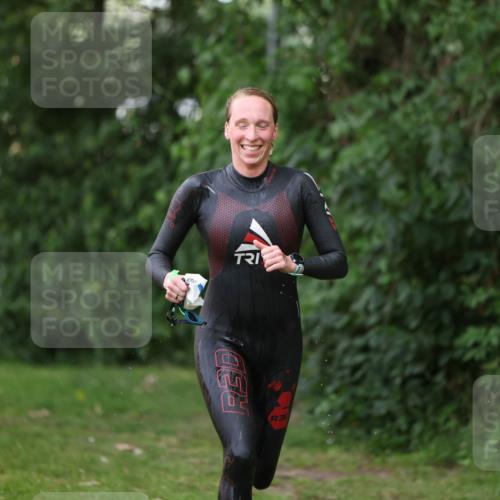15.06.2025 - 7 Türme Triathlon Michael Strokosch http://msf.ph/oto/7930443 15.06.2025 12:25:32 Schwimmen 379, 441, 587 meine-sportfotos.de