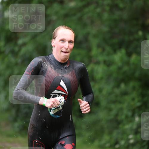 15.06.2025 - 7 Türme Triathlon Michael Strokosch http://msf.ph/oto/7930448 15.06.2025 12:25:33 Schwimmen 379, 441, 587 meine-sportfotos.de
