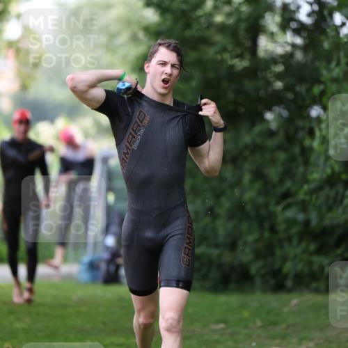 15.06.2025 - 7 Türme Triathlon Michael Strokosch http://msf.ph/oto/7930458 15.06.2025 12:25:59 Schwimmen 393, 469, 479, 619, 621 meine-sportfotos.de