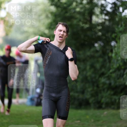 15.06.2025 - 7 Türme Triathlon Michael Strokosch http://msf.ph/oto/7930459 15.06.2025 12:25:59 Schwimmen 393, 469, 479, 619, 621 meine-sportfotos.de