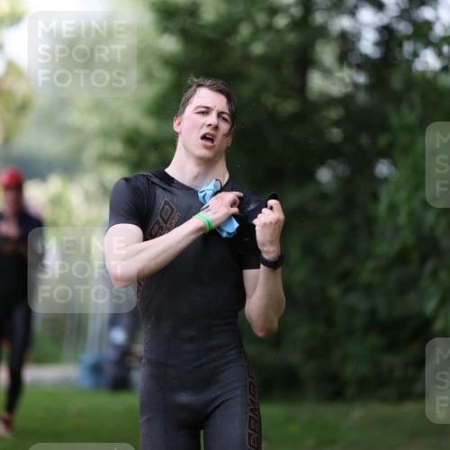 15.06.2025 - 7 Türme Triathlon Michael Strokosch http://msf.ph/oto/7930463 15.06.2025 12:26:00 Schwimmen 393, 469, 479, 619, 621 meine-sportfotos.de