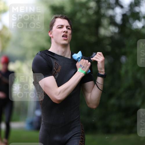 15.06.2025 - 7 Türme Triathlon Michael Strokosch http://msf.ph/oto/7930466 15.06.2025 12:26:00 Schwimmen 393, 469, 479, 619, 621 meine-sportfotos.de