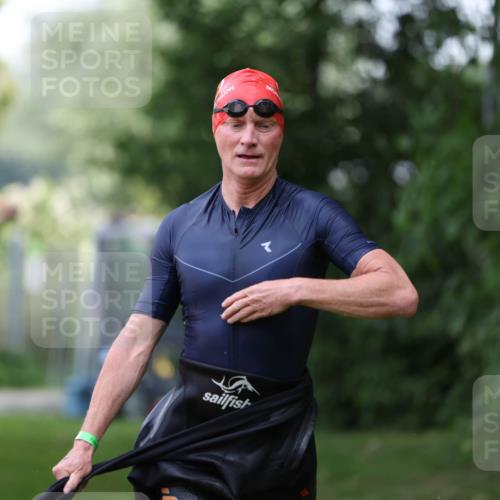15.06.2025 - 7 Türme Triathlon Michael Strokosch http://msf.ph/oto/7930483 15.06.2025 12:26:04 Schwimmen 393, 469, 479, 619, 621 meine-sportfotos.de