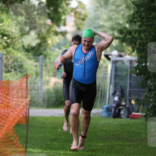 15.06.2025 - 7 Türme Triathlon Michael Strokosch http://msf.ph/oto/7930496 15.06.2025 12:26:11 Schwimmen 393, 398, 456, 469, 479, 600, 621 meine-sportfotos.de