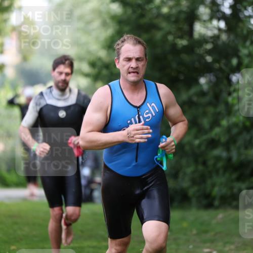 15.06.2025 - 7 Türme Triathlon Michael Strokosch http://msf.ph/oto/7930505 15.06.2025 12:26:13 Schwimmen 393, 398, 456, 469, 479, 600, 621 meine-sportfotos.de