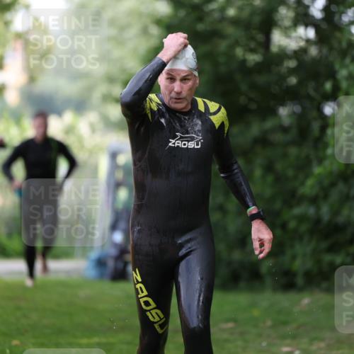 15.06.2025 - 7 Türme Triathlon Michael Strokosch http://msf.ph/oto/7930518 15.06.2025 12:26:22 Schwimmen 393, 398, 456, 469, 516, 600 meine-sportfotos.de