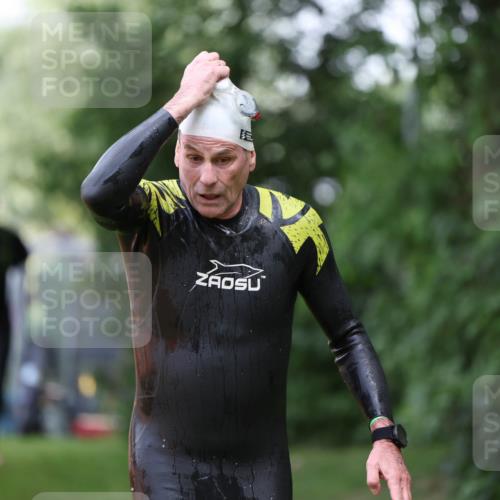 15.06.2025 - 7 Türme Triathlon Michael Strokosch http://msf.ph/oto/7930523 15.06.2025 12:26:24 Schwimmen 398, 456, 469, 516, 600 meine-sportfotos.de