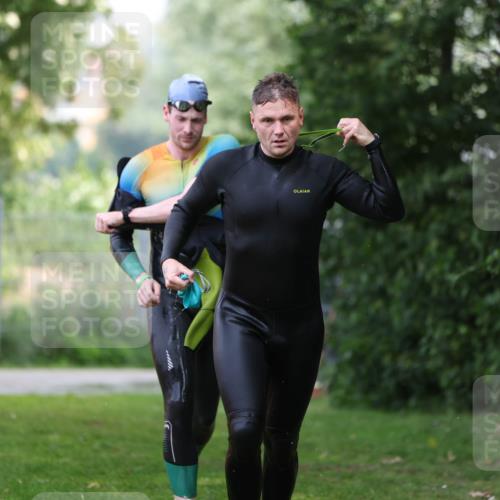 15.06.2025 - 7 Türme Triathlon Michael Strokosch http://msf.ph/oto/7930535 15.06.2025 12:26:27 Schwimmen 398, 456, 516, 600 meine-sportfotos.de