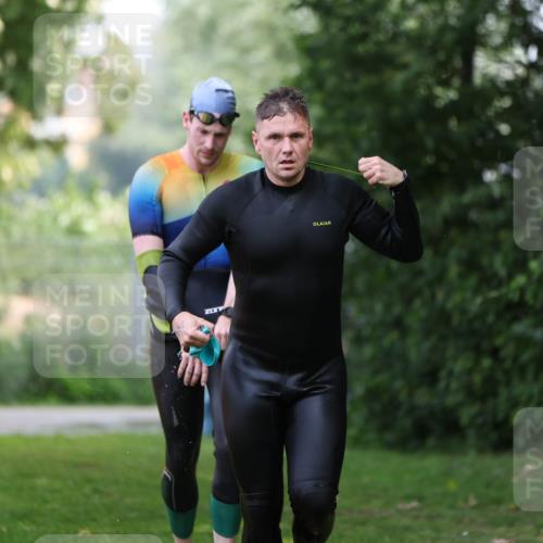 15.06.2025 - 7 Türme Triathlon Michael Strokosch http://msf.ph/oto/7930536 15.06.2025 12:26:28 Schwimmen 398, 456, 516, 600 meine-sportfotos.de