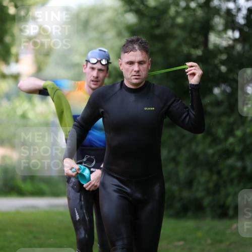 15.06.2025 - 7 Türme Triathlon Michael Strokosch http://msf.ph/oto/7930539 15.06.2025 12:26:28 Schwimmen 398, 456, 516, 600 meine-sportfotos.de