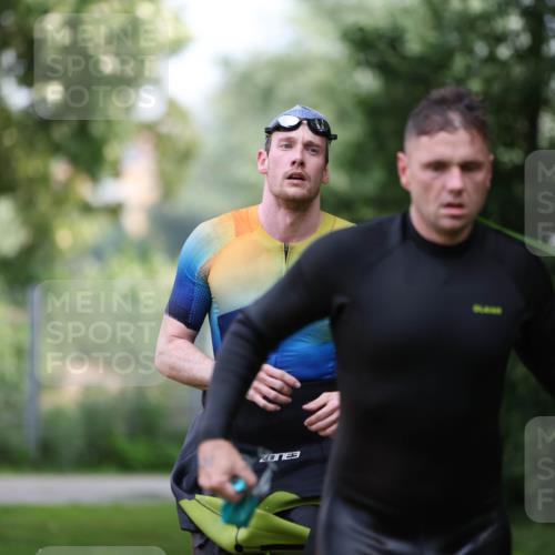 15.06.2025 - 7 Türme Triathlon Michael Strokosch http://msf.ph/oto/7930540 15.06.2025 12:26:29 Schwimmen 398, 456, 516, 600 meine-sportfotos.de