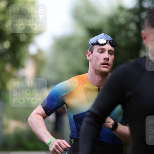15.06.2025 - 7 Türme Triathlon Michael Strokosch http://msf.ph/oto/7930544 15.06.2025 12:26:30 Schwimmen 398, 456, 516, 600 meine-sportfotos.de