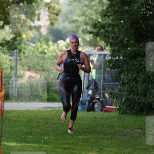 15.06.2025 - 7 Türme Triathlon Michael Strokosch http://msf.ph/oto/7930559 15.06.2025 12:26:47 Schwimmen 364 meine-sportfotos.de