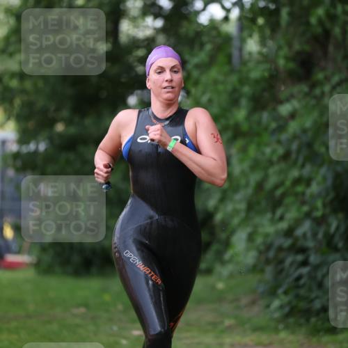 15.06.2025 - 7 Türme Triathlon Michael Strokosch http://msf.ph/oto/7930573 15.06.2025 12:26:50 Schwimmen 364, 524, 553 meine-sportfotos.de
