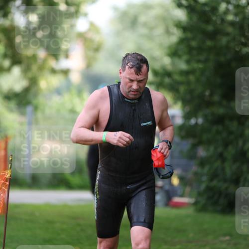 15.06.2025 - 7 Türme Triathlon Michael Strokosch http://msf.ph/oto/7930585 15.06.2025 12:27:01 Schwimmen 364, 524, 553, 563, 572 meine-sportfotos.de