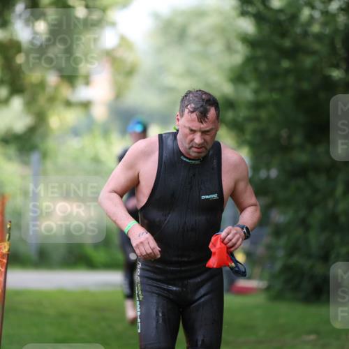15.06.2025 - 7 Türme Triathlon Michael Strokosch http://msf.ph/oto/7930587 15.06.2025 12:27:01 Schwimmen 364, 524, 553, 563, 572 meine-sportfotos.de