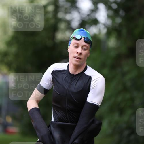 15.06.2025 - 7 Türme Triathlon Michael Strokosch http://msf.ph/oto/7930596 15.06.2025 12:27:06 Schwimmen 524, 553, 563, 572 meine-sportfotos.de