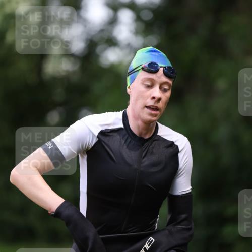 15.06.2025 - 7 Türme Triathlon Michael Strokosch http://msf.ph/oto/7930598 15.06.2025 12:27:07 Schwimmen 524, 553, 563, 572 meine-sportfotos.de